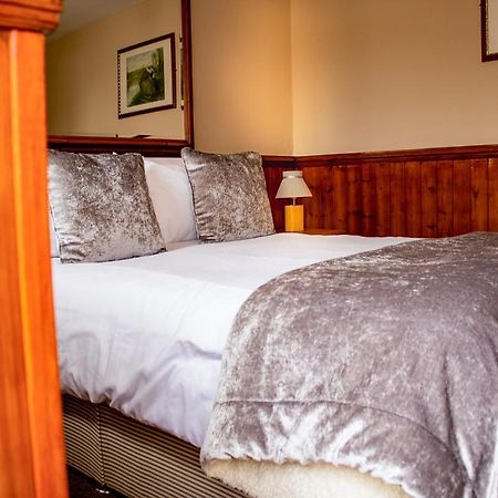 The Dolphin Hotel Chard Εξωτερικό φωτογραφία