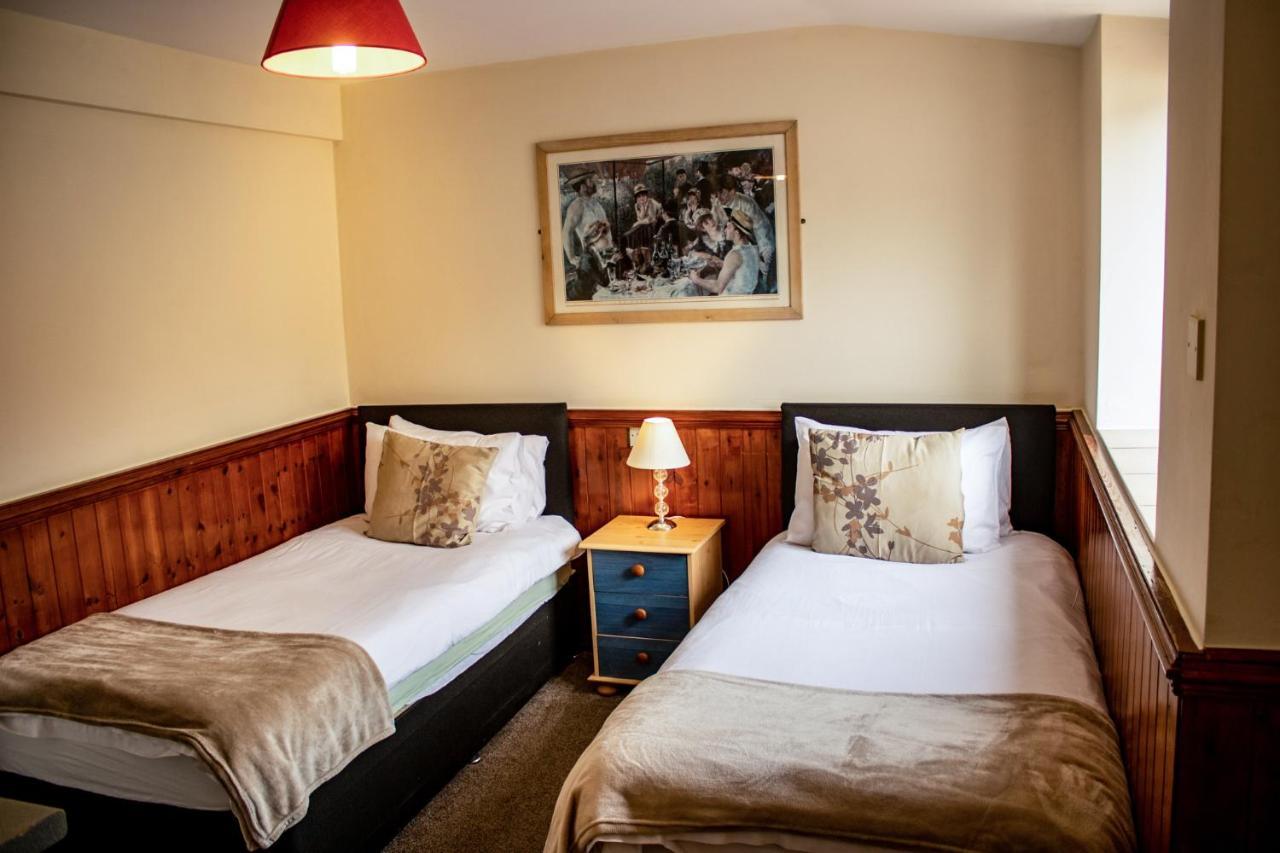 The Dolphin Hotel Chard Εξωτερικό φωτογραφία
