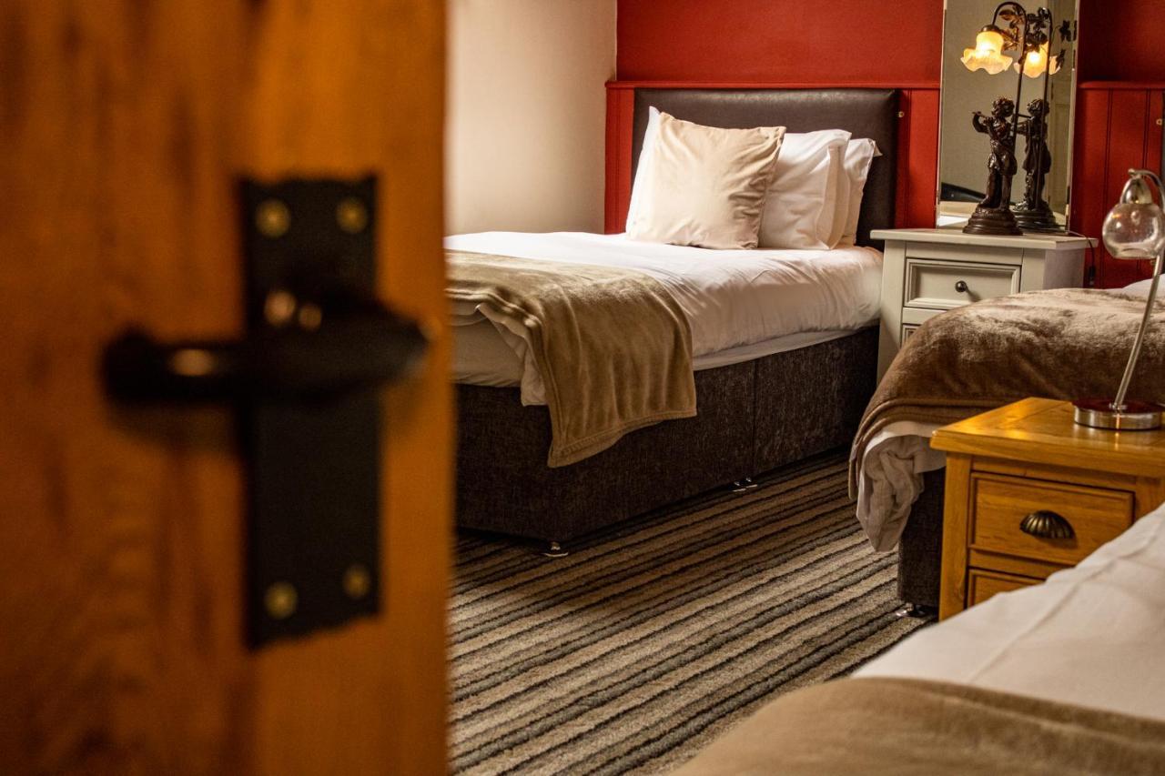 The Dolphin Hotel Chard Εξωτερικό φωτογραφία